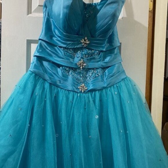 Flirt by Maggie Sottero Turquoise Sweetheart Gown - Picture 2 of 13